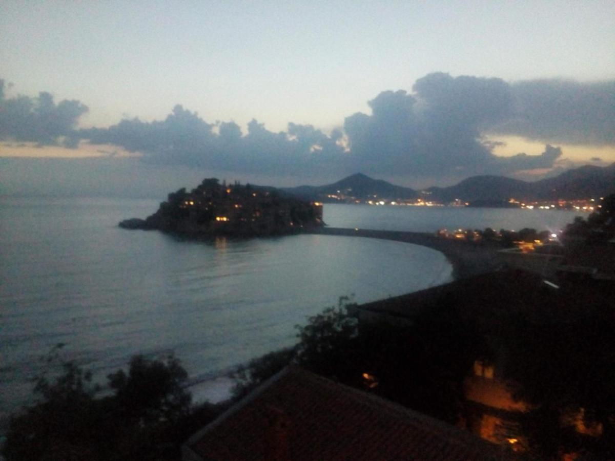 Ana Apartmani Sveti Stefan Exterior photo